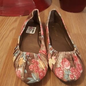 Misbehave Multi color flat shoes 8